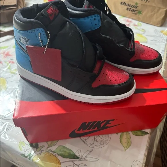 Nike Air Jordan 1 Retro High OG Sneakers - Picture 1 of 5